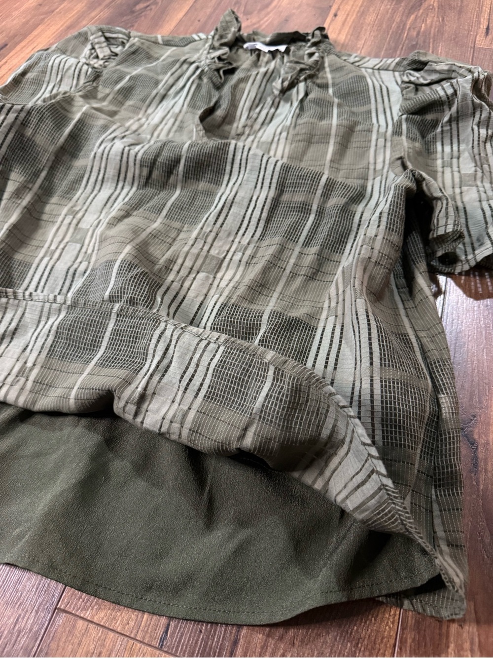 THML Women’s Olive Green Plaid Puff Sleeve Ruffle Neck Blouse Size Medium - Picture 5 of 10